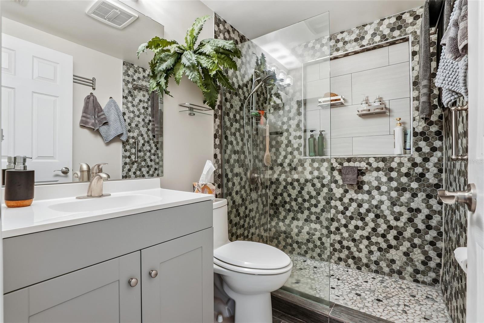 Image 23 of 59 For 13628 Leslie Drive