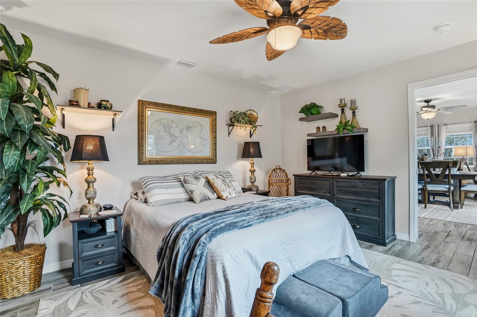 Image 28 of 59 For 13628 Leslie Drive