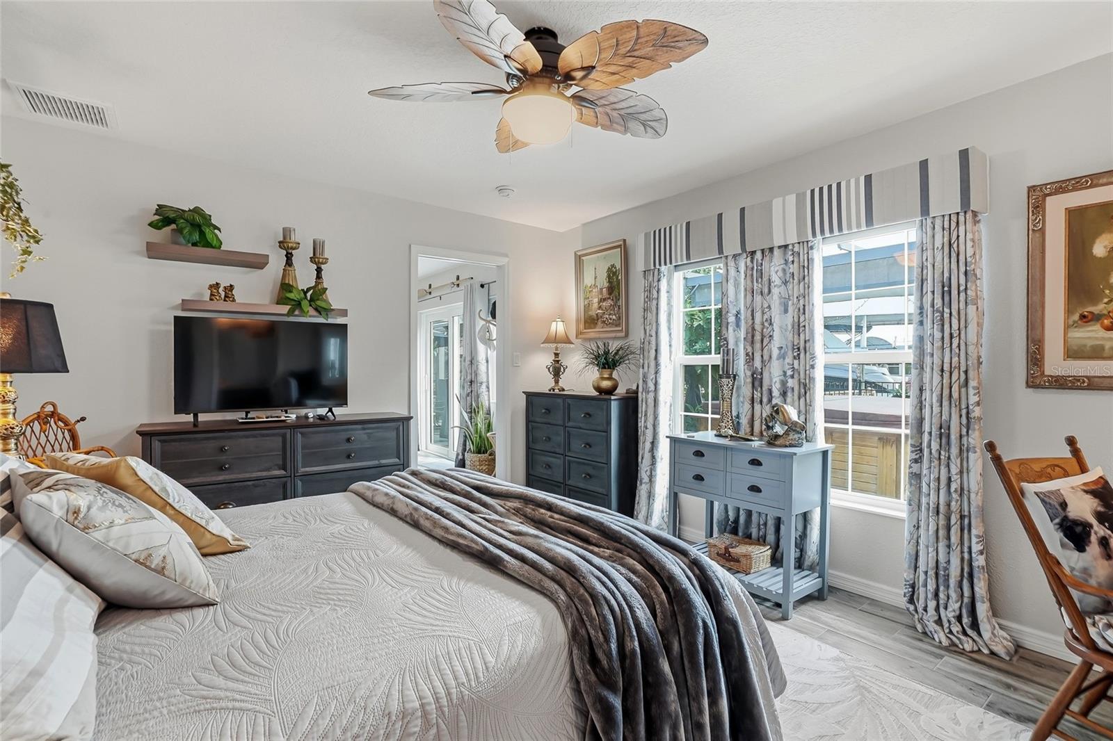 Image 29 of 59 For 13628 Leslie Drive