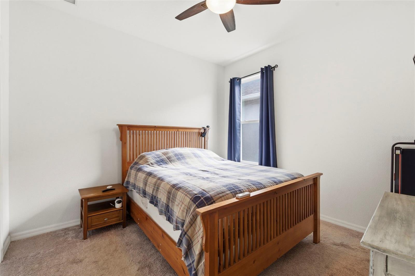 Image 28 of 51 For 895 Old Windsor Way