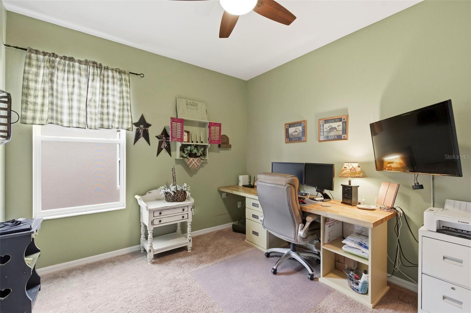 Image 32 of 51 For 895 Old Windsor Way