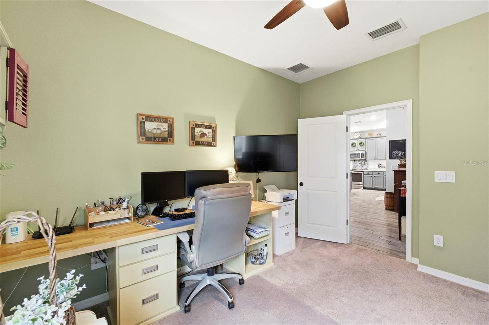 Image 33 of 51 For 895 Old Windsor Way