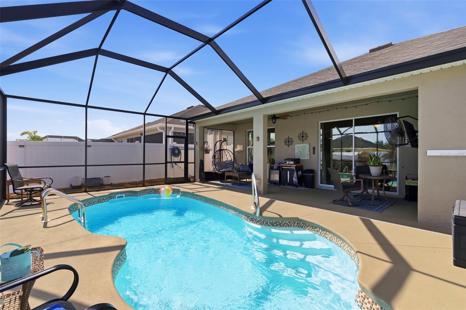 Image 41 of 51 For 895 Old Windsor Way