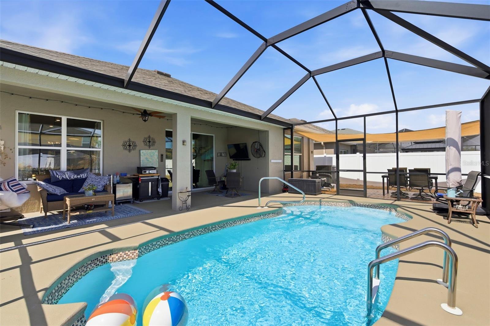 Image 42 of 51 For 895 Old Windsor Way