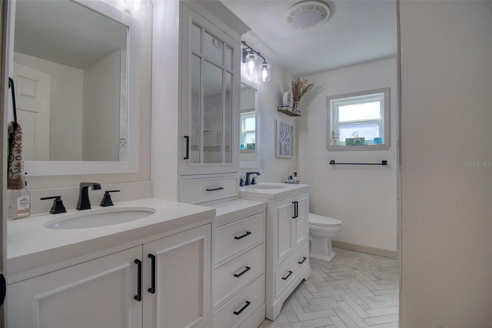 Image 24 of 46 For 13804 Plumosa Avenue