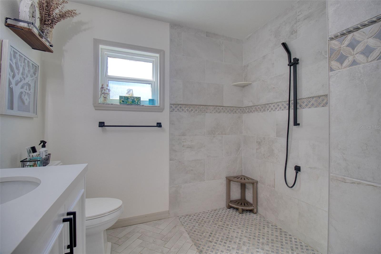 Image 25 of 46 For 13804 Plumosa Avenue