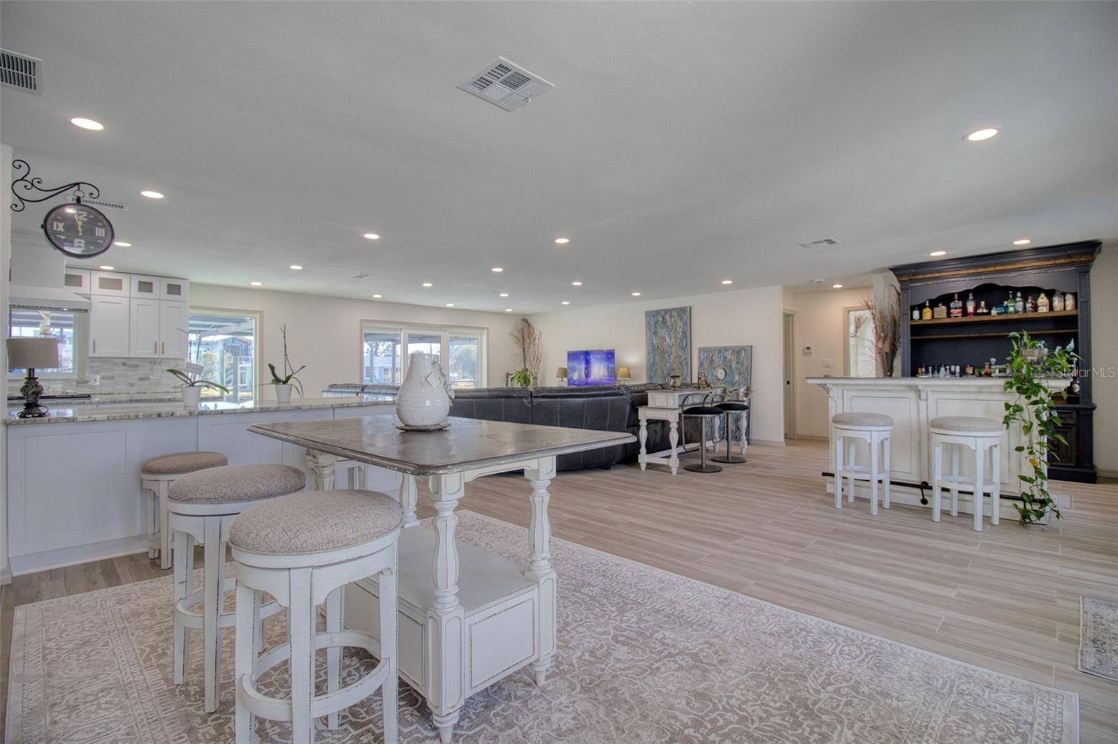 Image 7 of 46 For 13804 Plumosa Avenue