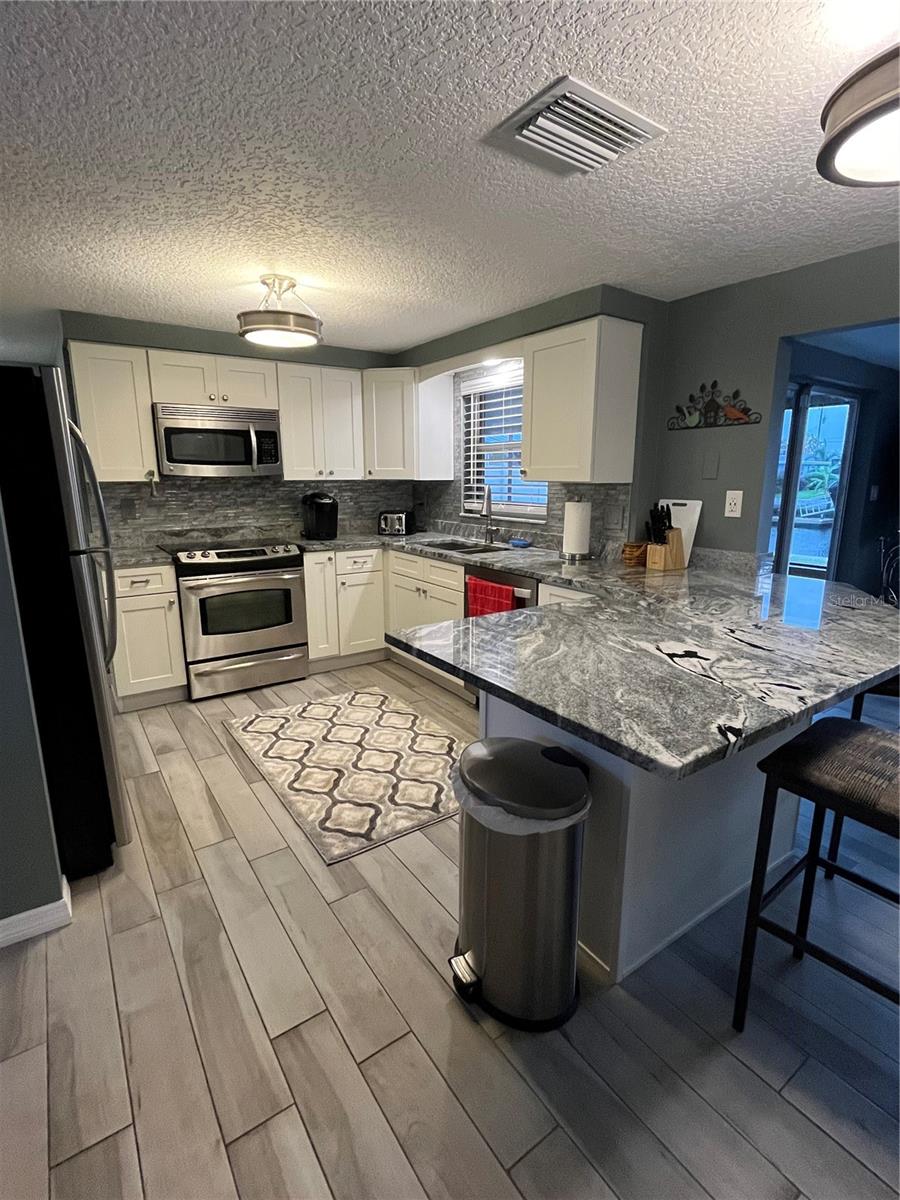 Image 5 of 13 For 13604 Evelane Drive