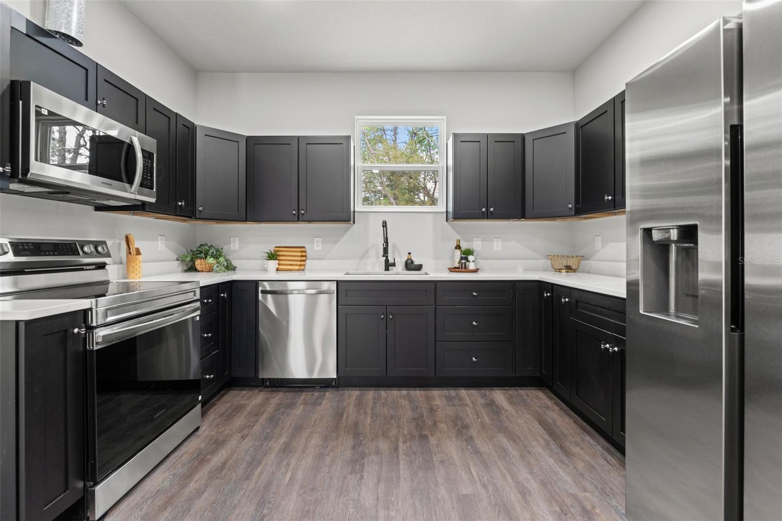 Image 21 of 56 For 9023 Glenarm Way