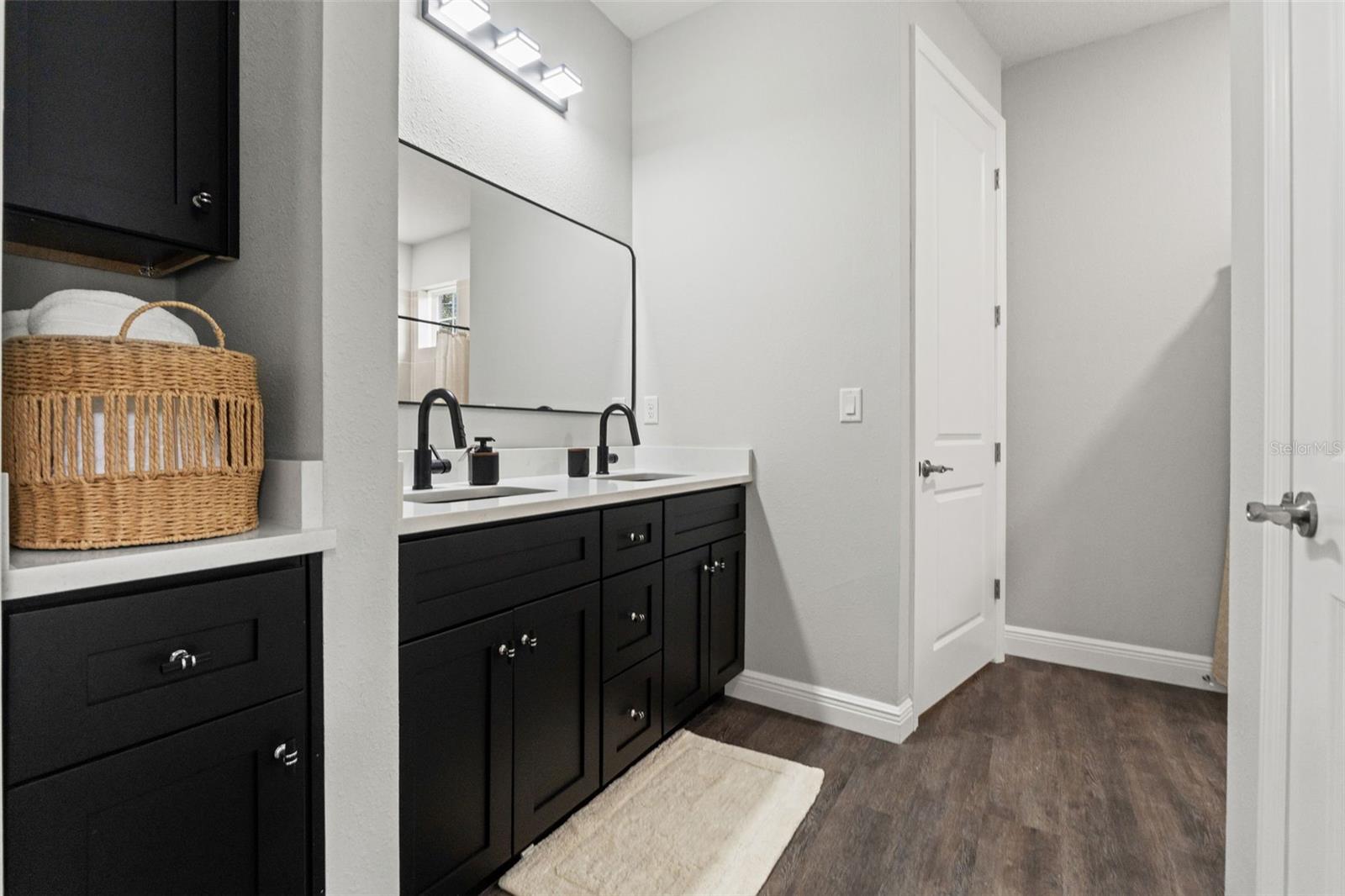 Image 5 of 56 For 9023 Glenarm Way