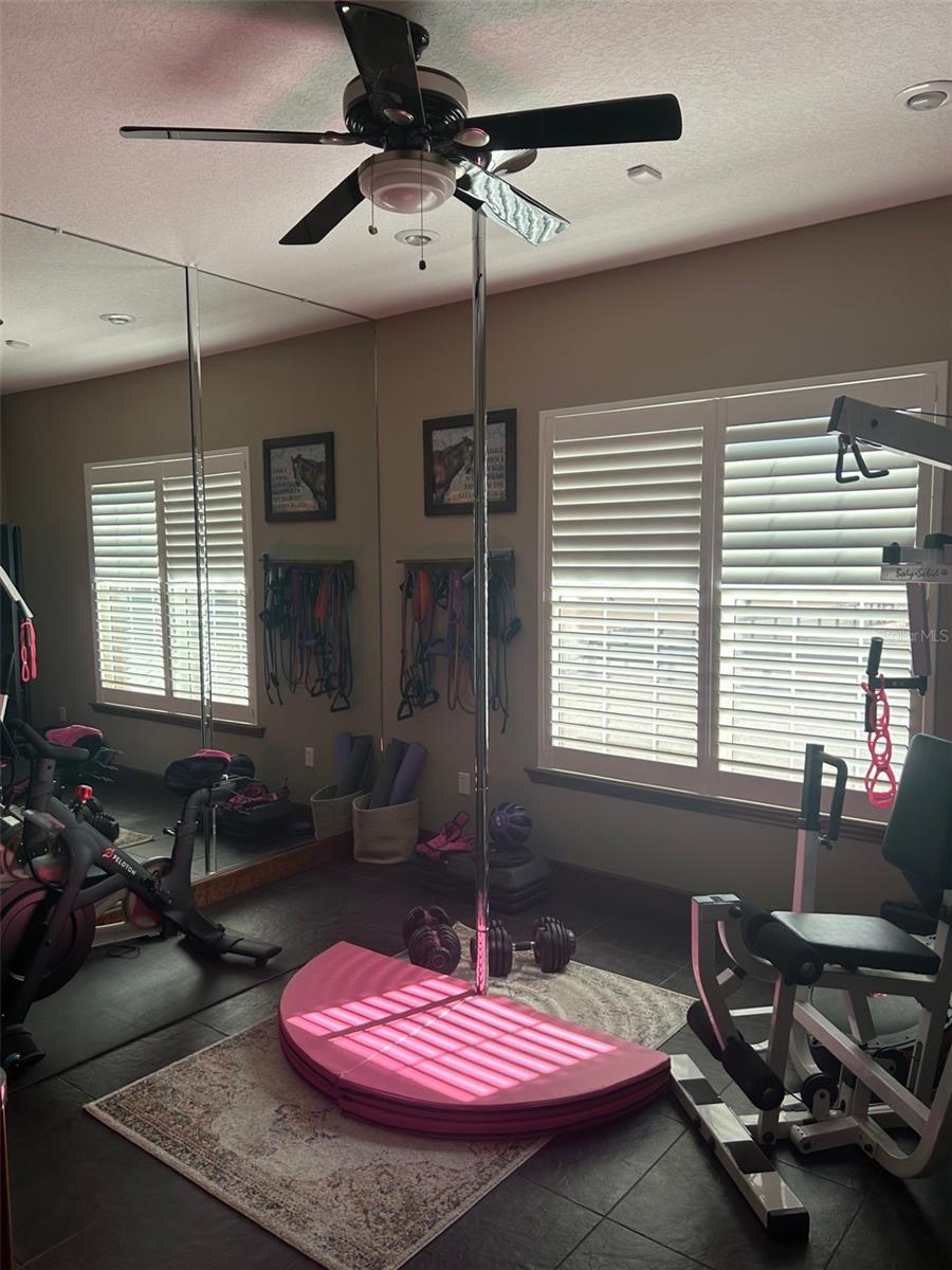 Image 20 of 69 For 20832 Hunter Hill Drive