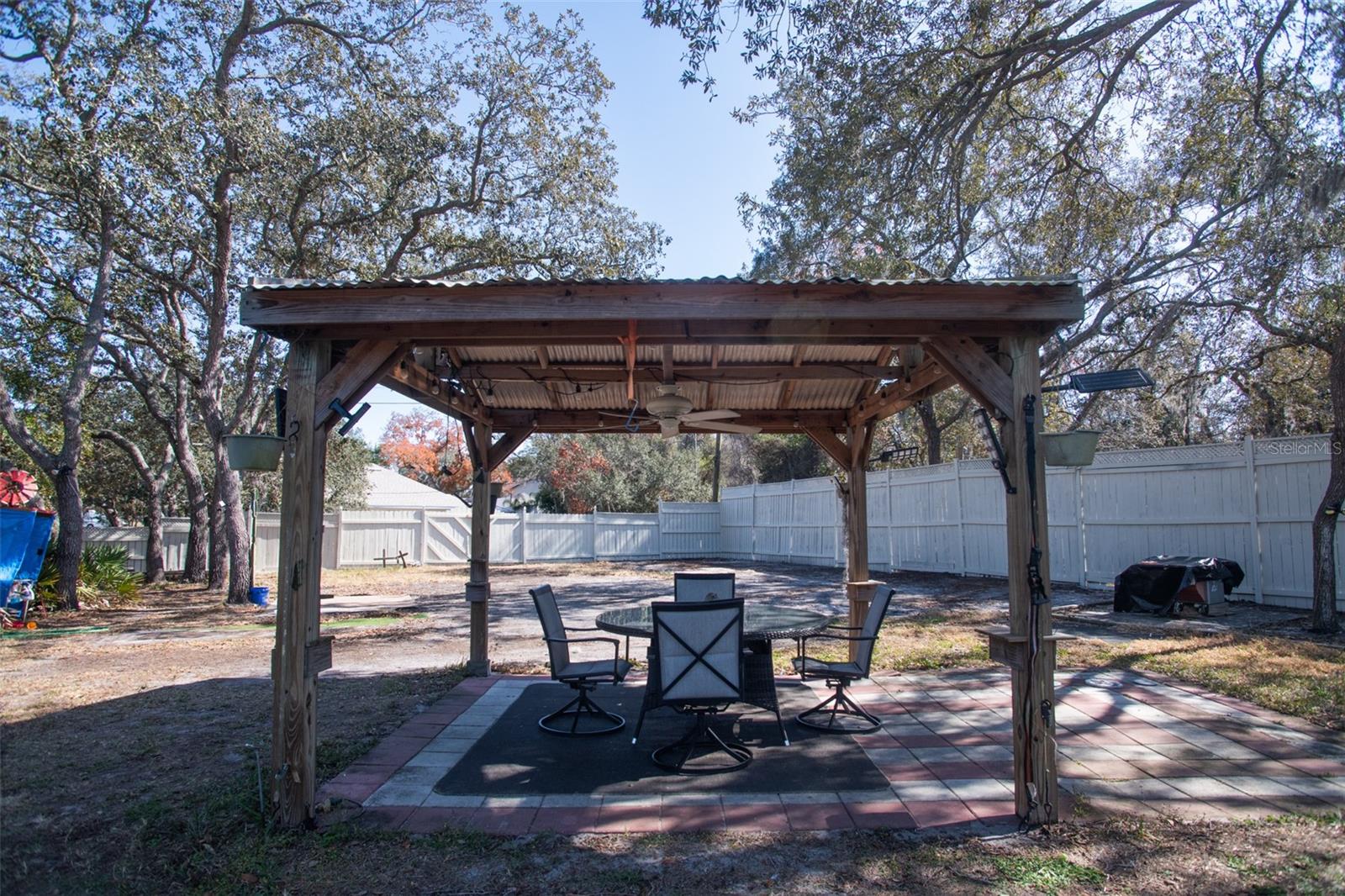 Image 39 of 46 For 230 Planter Road