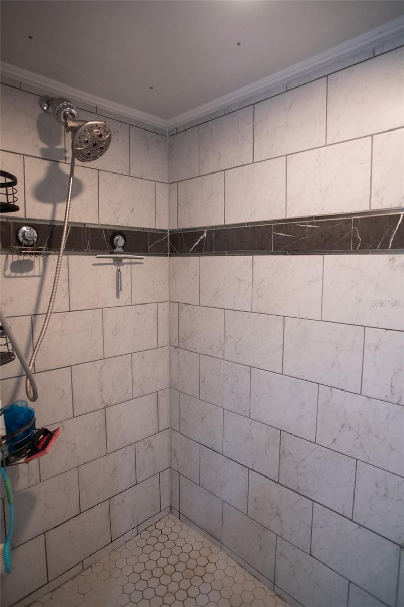 Image 45 of 46 For 230 Planter Road