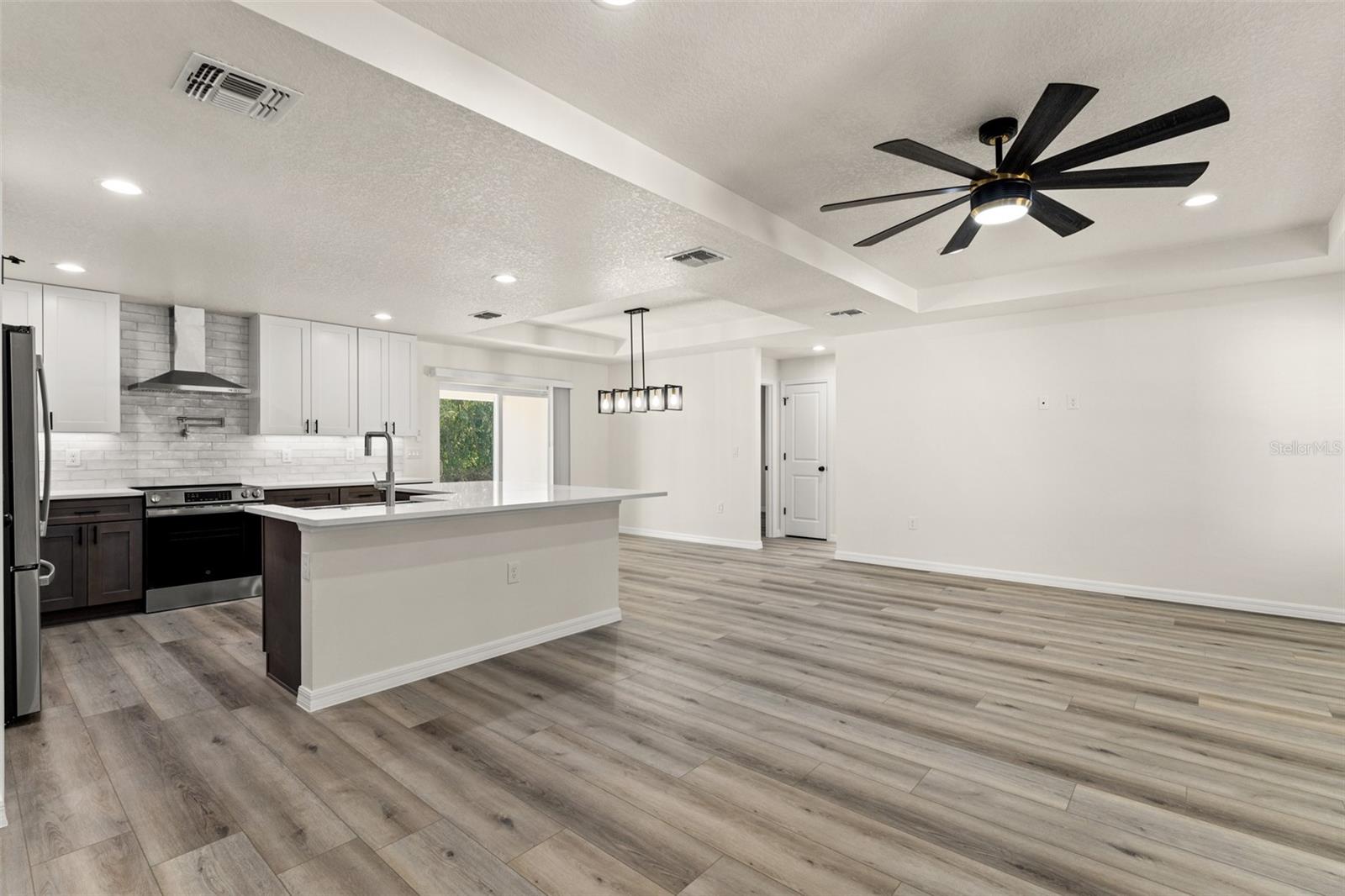 Image 3 of 40 For 7414 Balsam Street