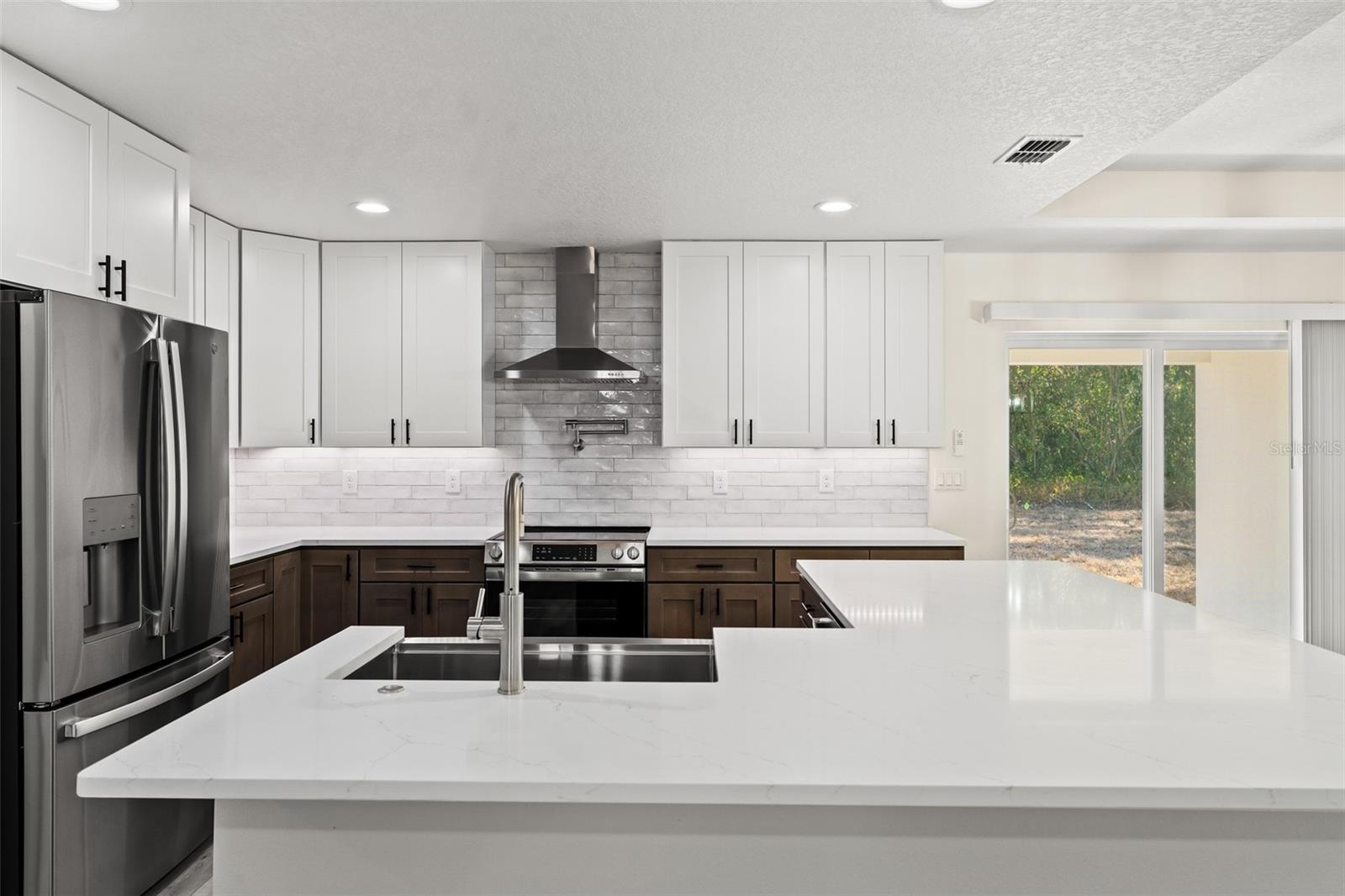 Image 6 of 40 For 7414 Balsam Street