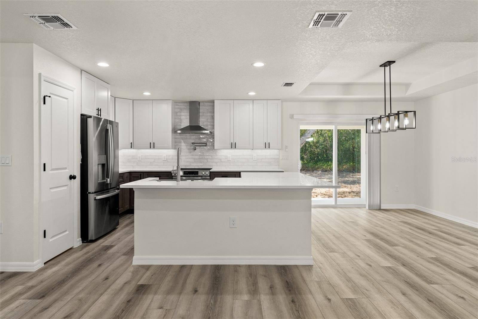 Image 9 of 40 For 7414 Balsam Street