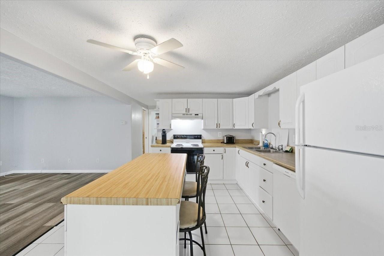 Image 13 of 35 For 12305 Conde Drive