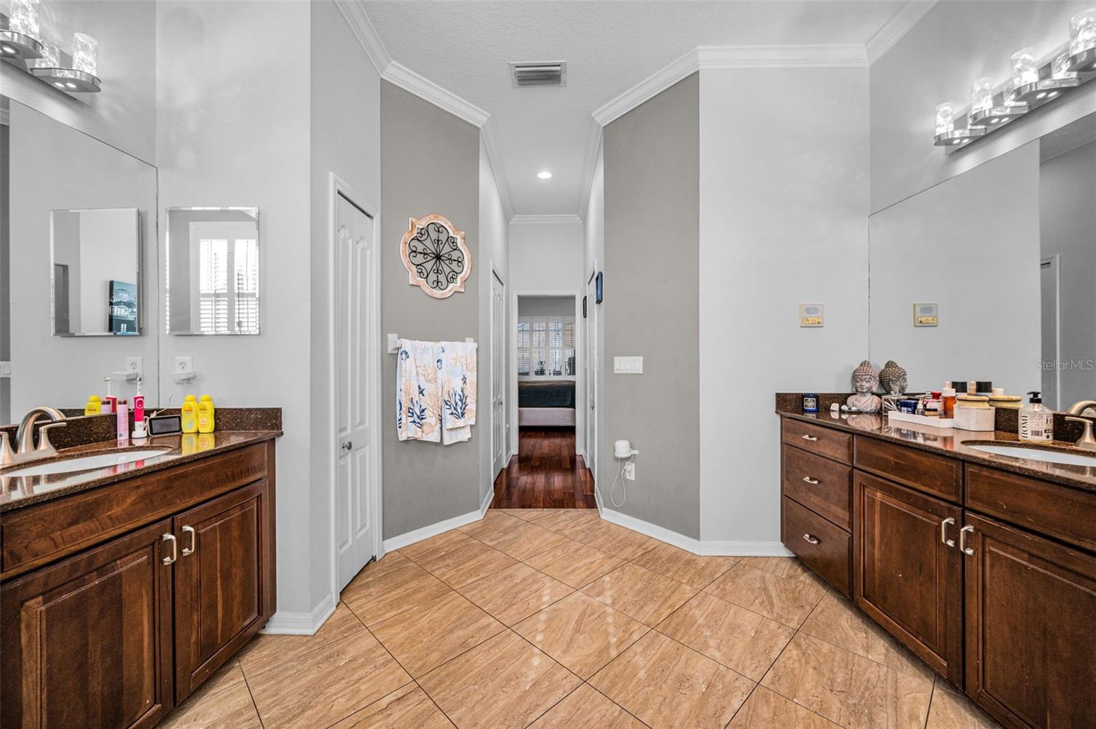 Image 35 of 61 For 9144 Topneck Street