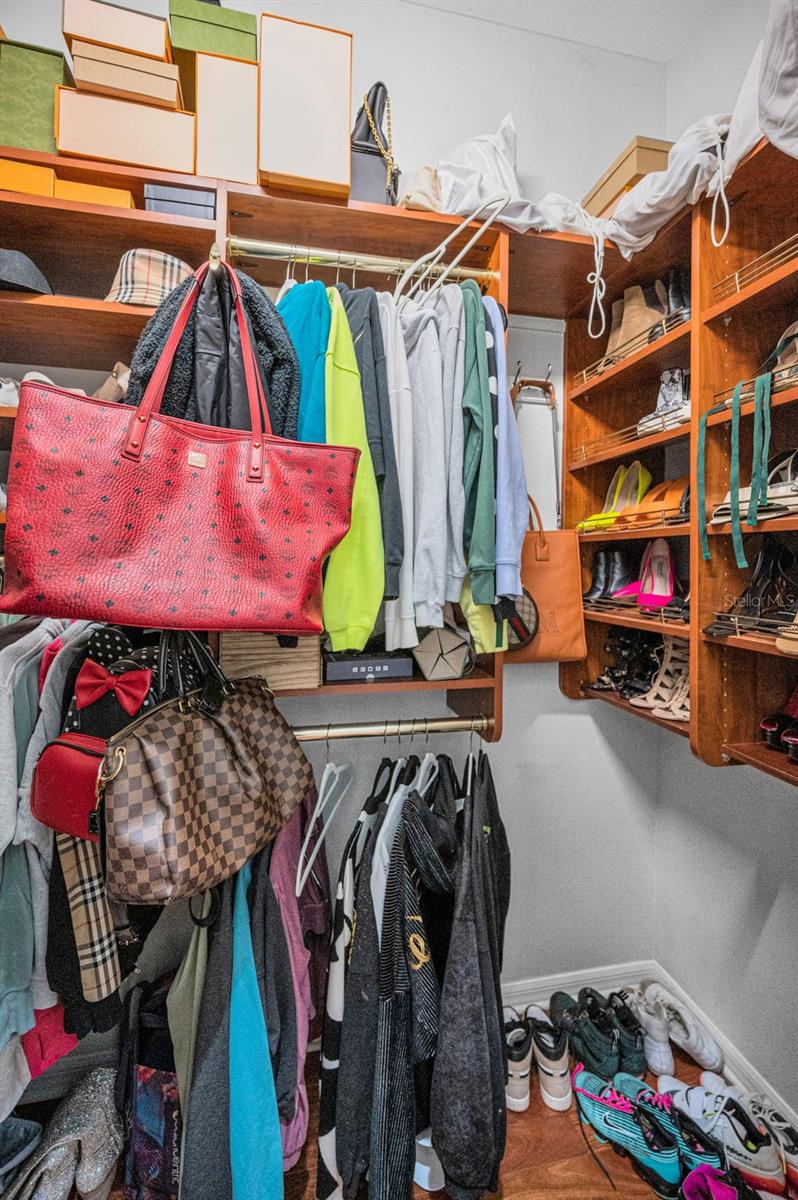 Image 37 of 61 For 9144 Topneck Street