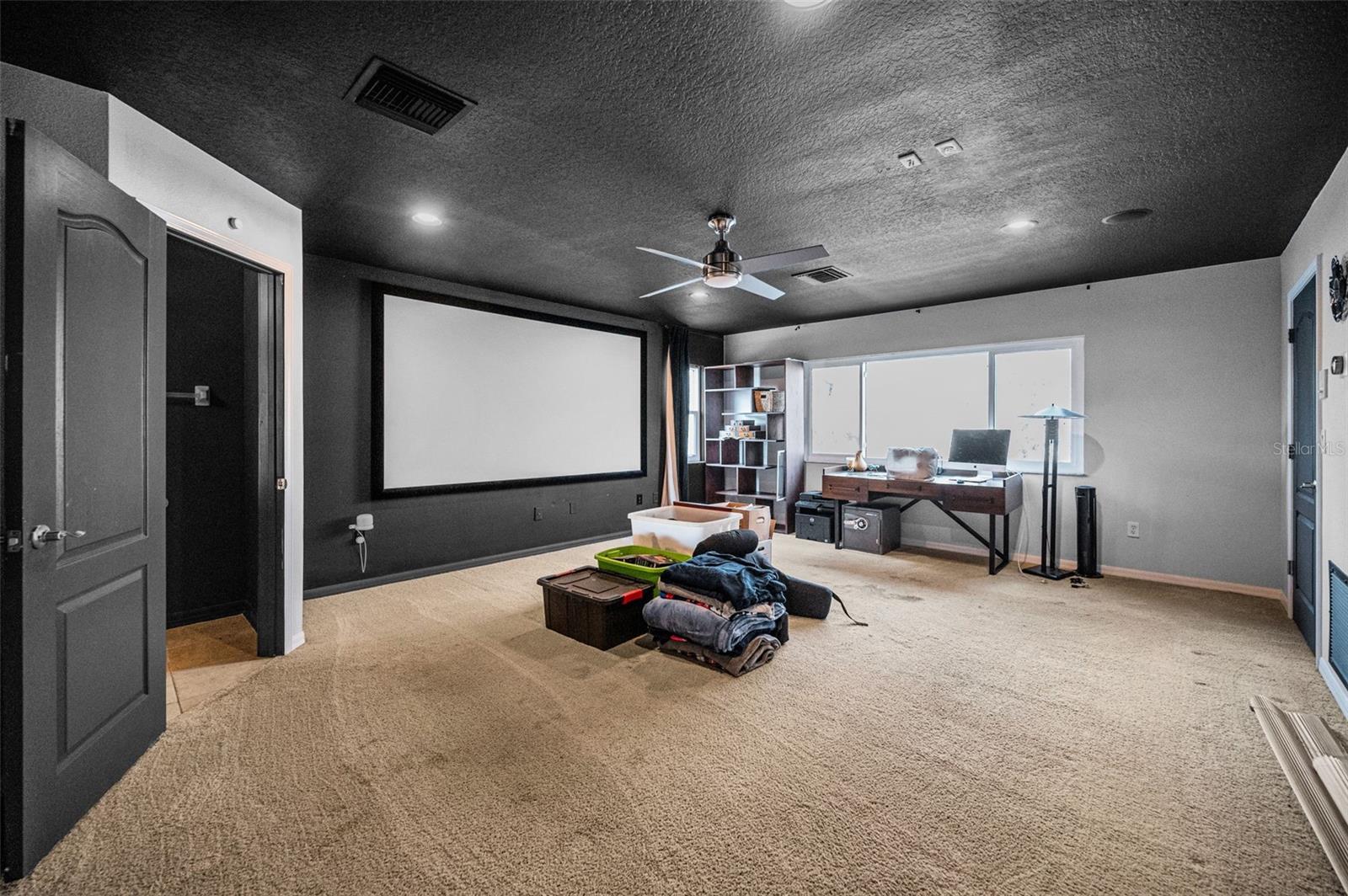 Image 46 of 61 For 9144 Topneck Street