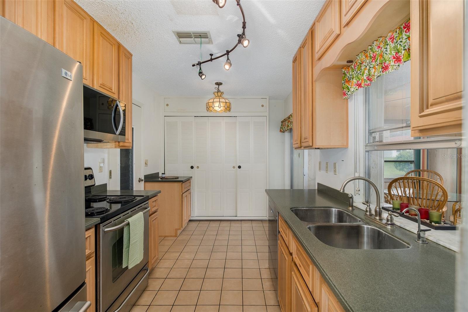 Image 4 of 37 For 11334 Stansberry Drive