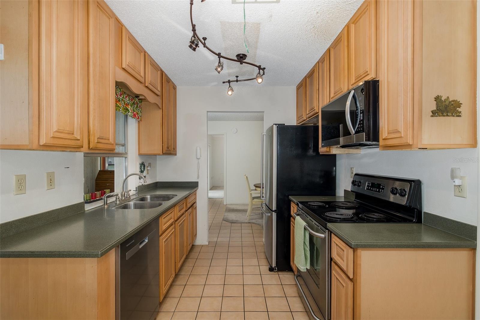 Image 5 of 37 For 11334 Stansberry Drive