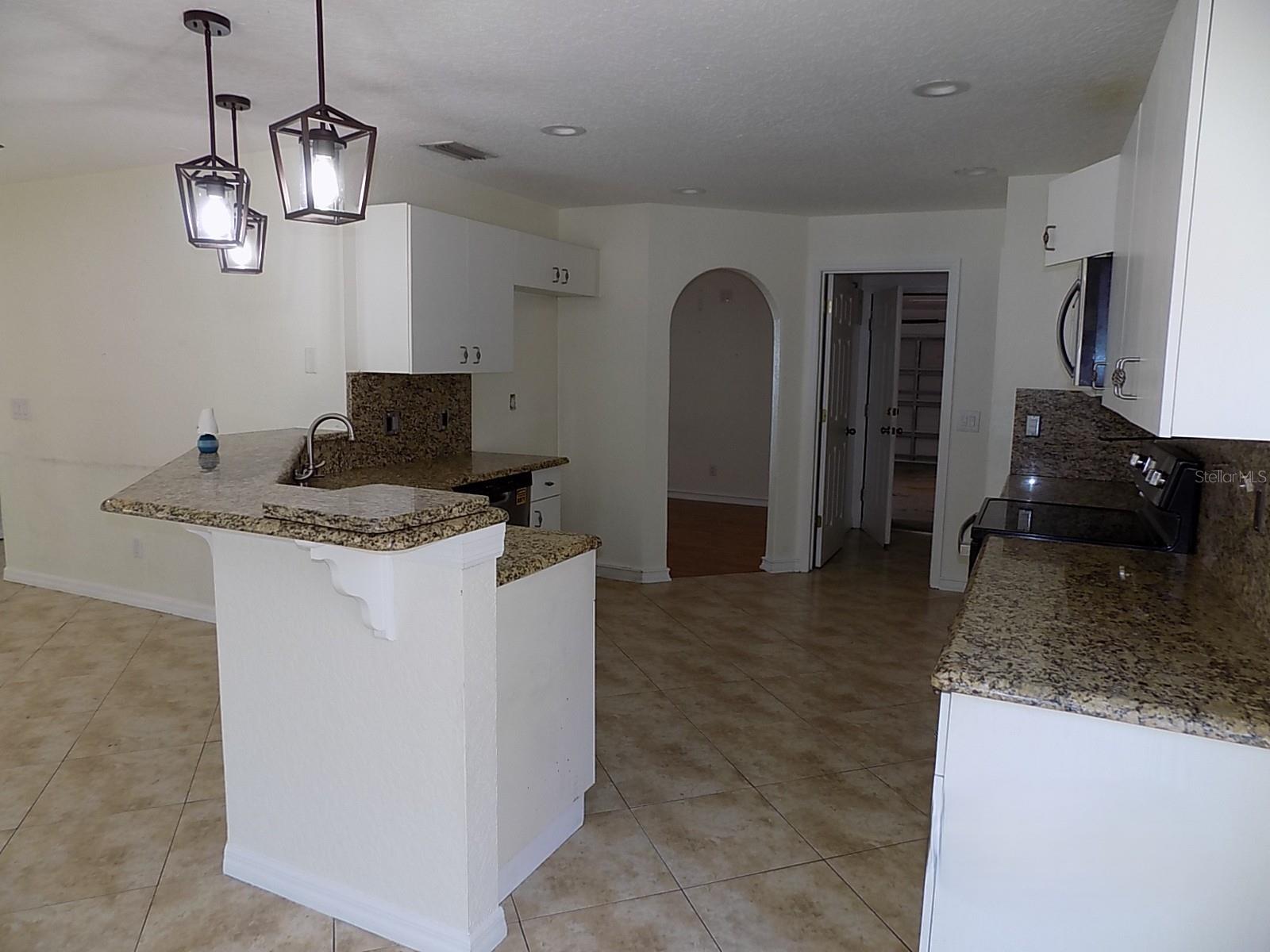 Image 5 of 18 For 11722 Crest Creek Drive