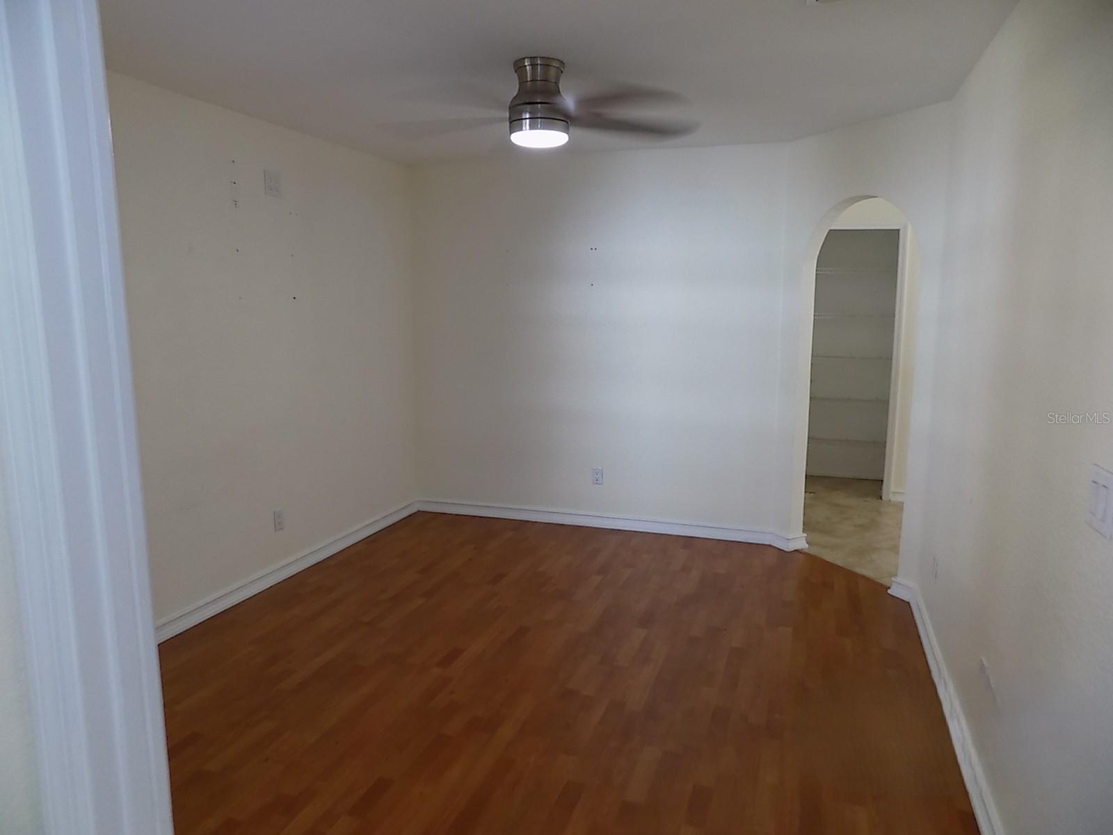 Image 7 of 18 For 11722 Crest Creek Drive