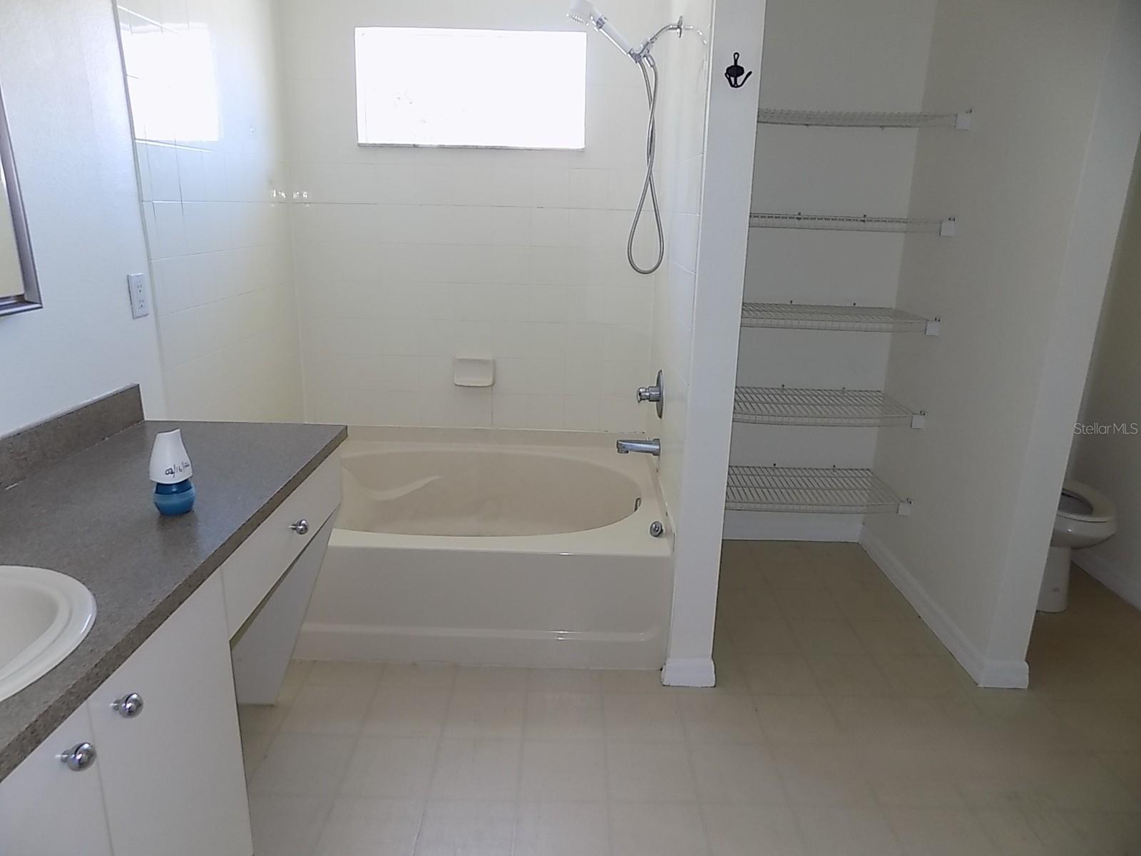 Image 9 of 18 For 11722 Crest Creek Drive