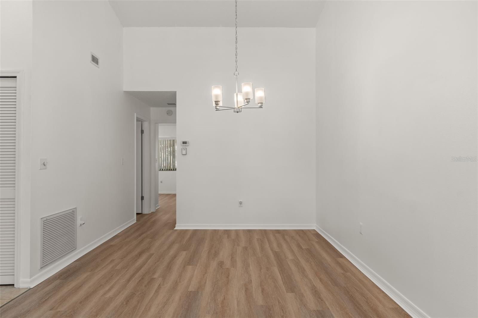 Image 14 of 49 For 7445 Crestwood Drive