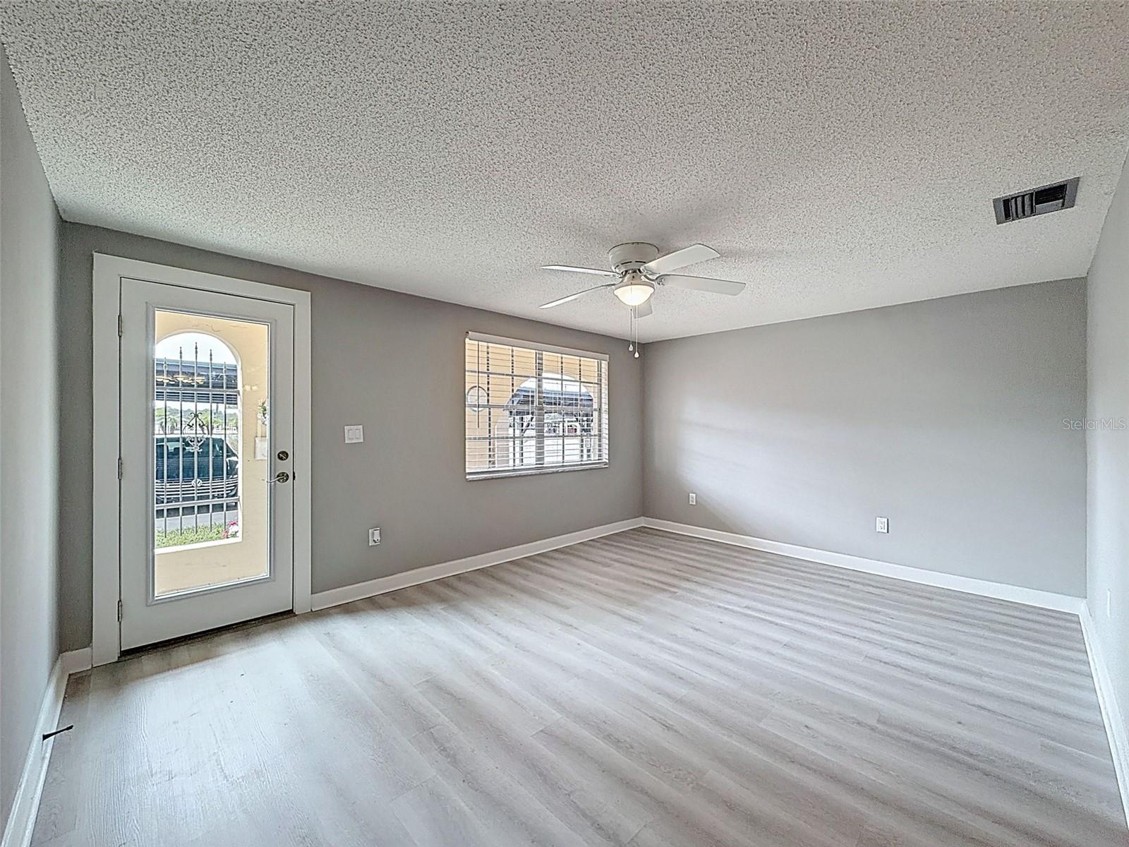 Image 14 of 60 For 4233 Stratford Drive D