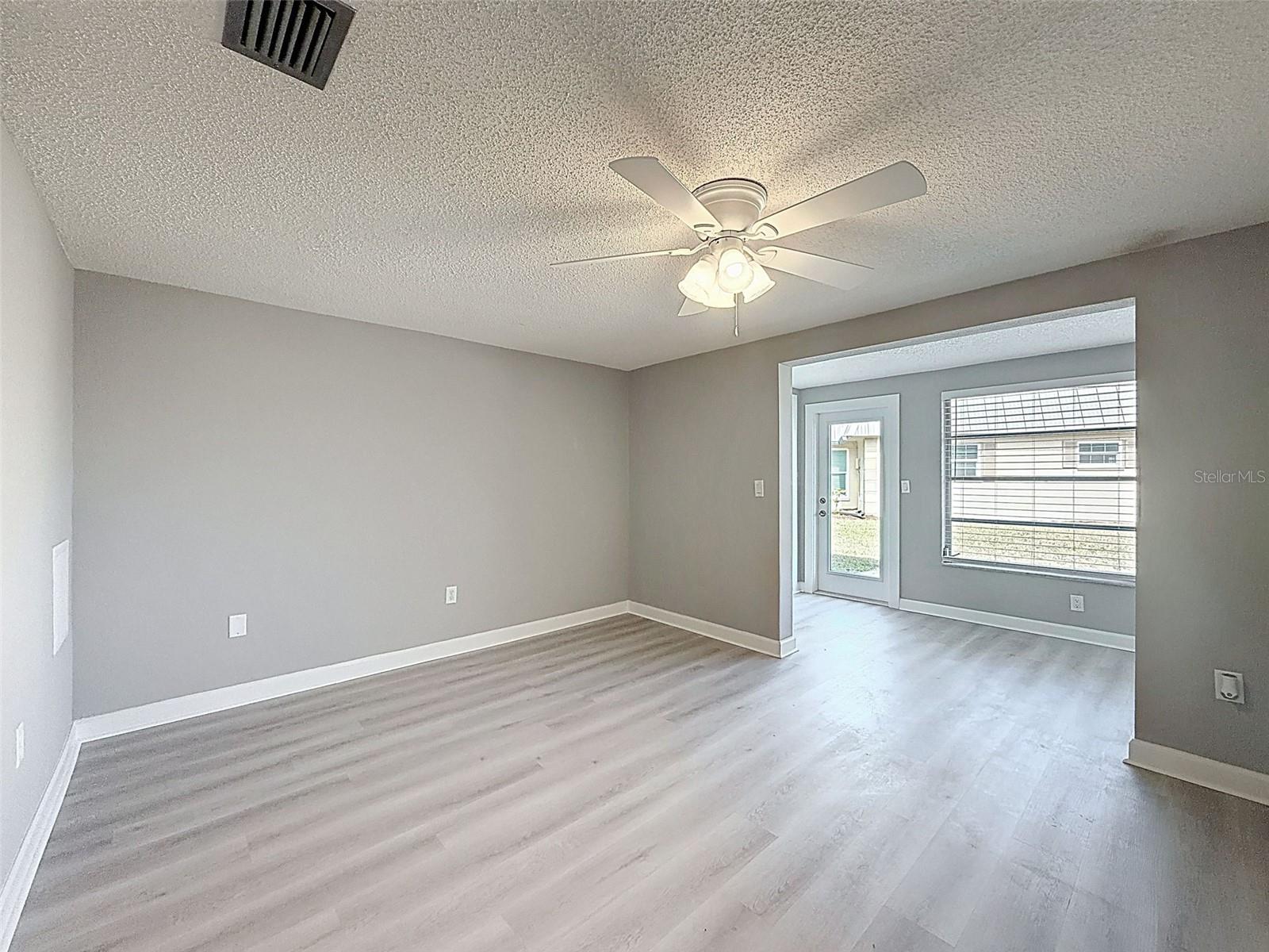 Image 23 of 60 For 4233 Stratford Drive D