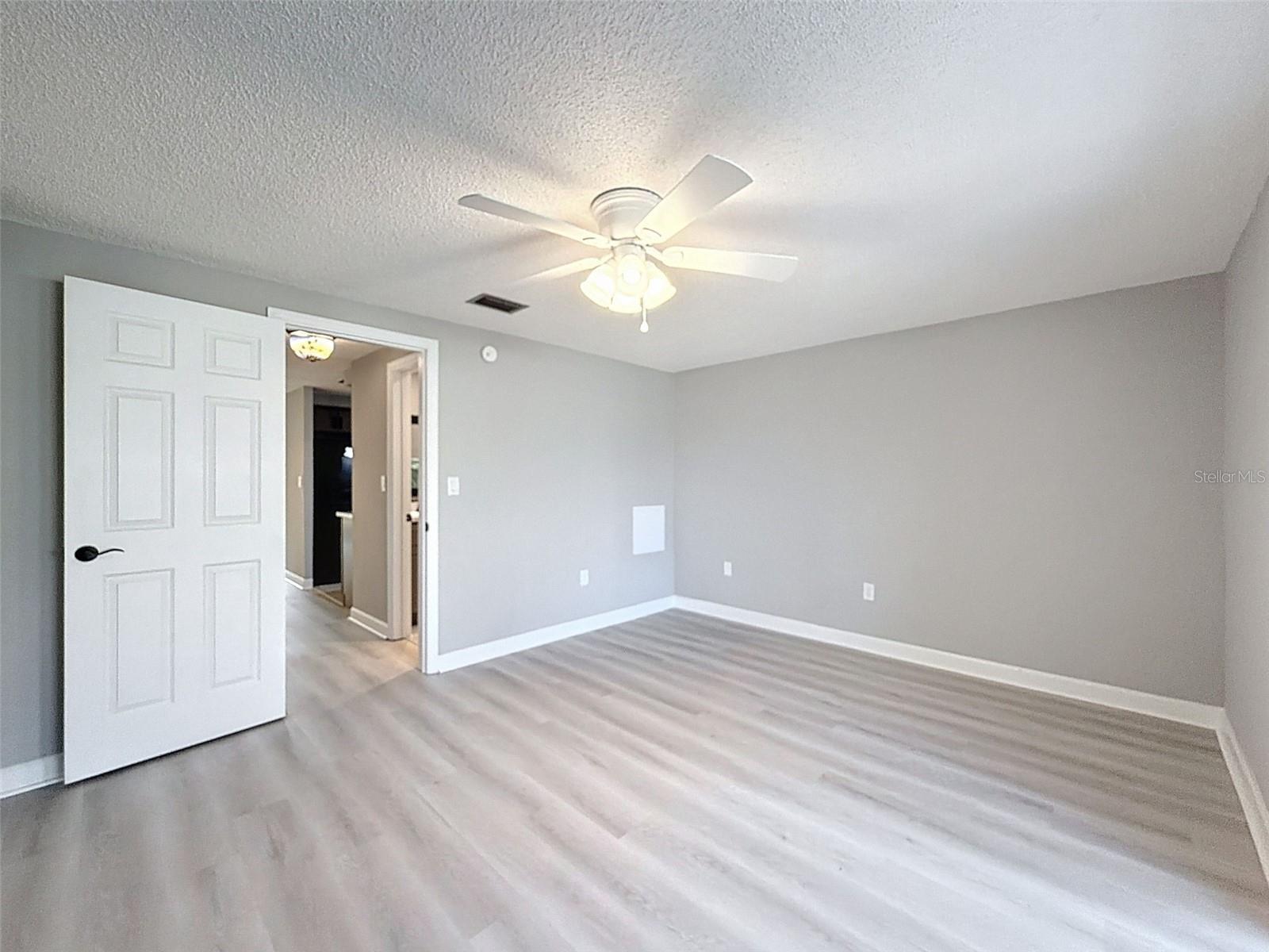 Image 25 of 60 For 4233 Stratford Drive D