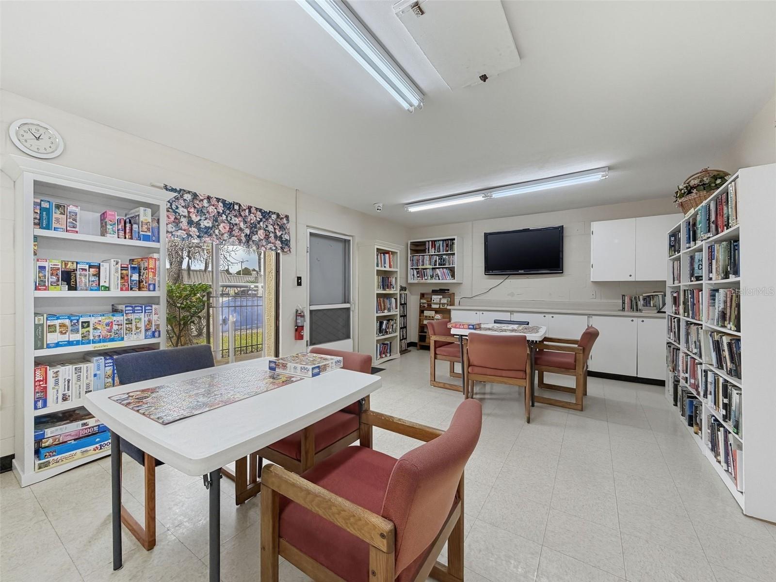 Image 58 of 60 For 4233 Stratford Drive D