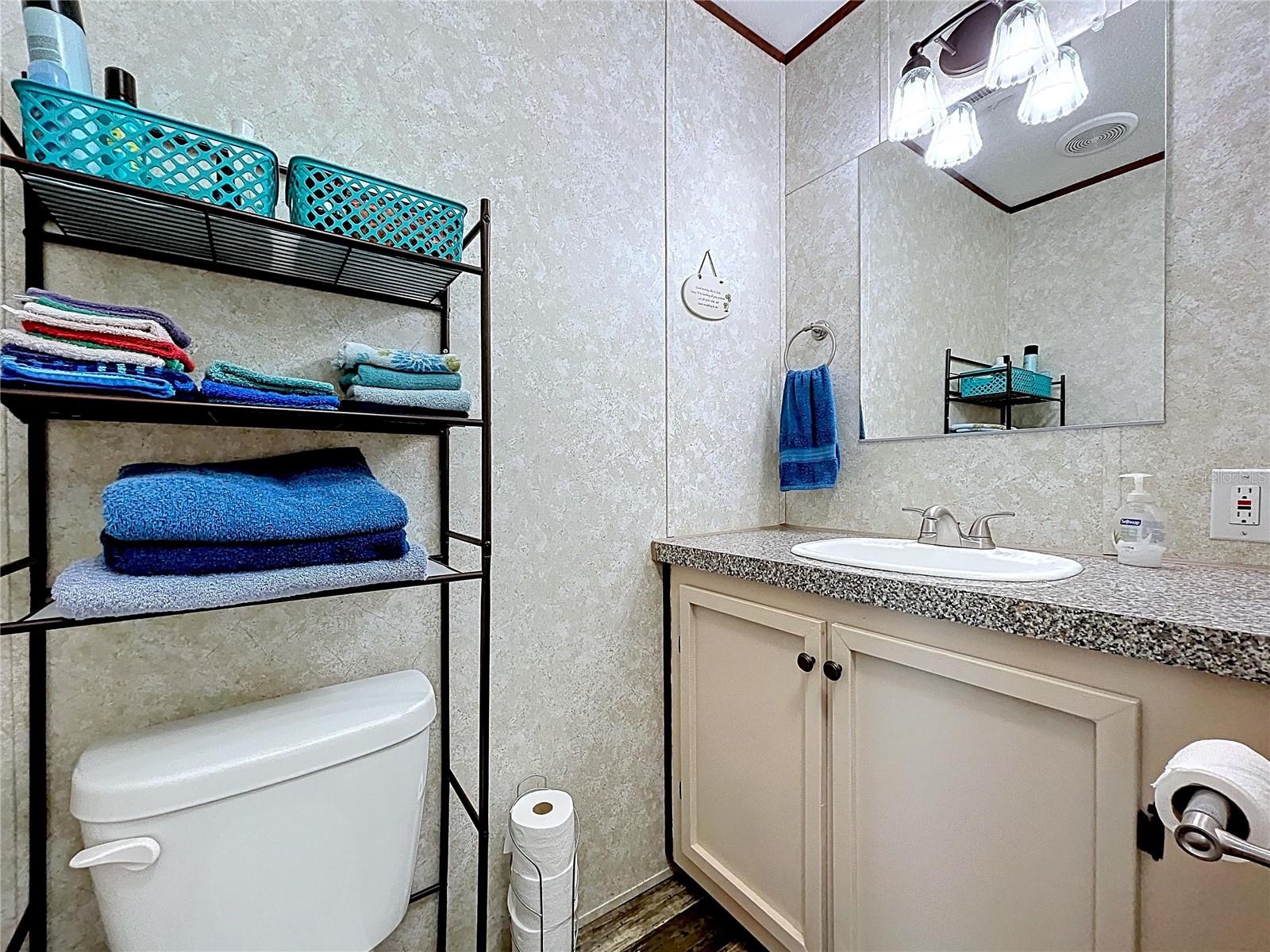 Image 11 of 52 For 9739 Kent Street