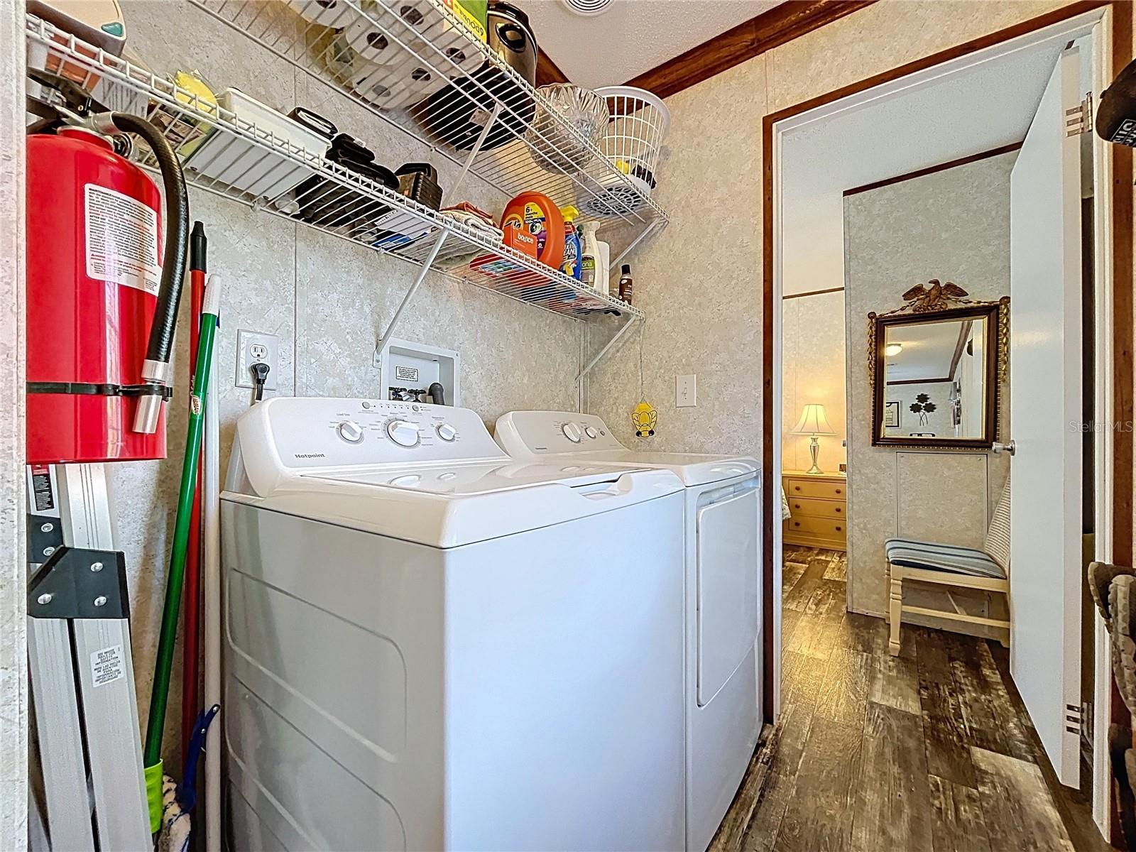 Image 17 of 52 For 9739 Kent Street