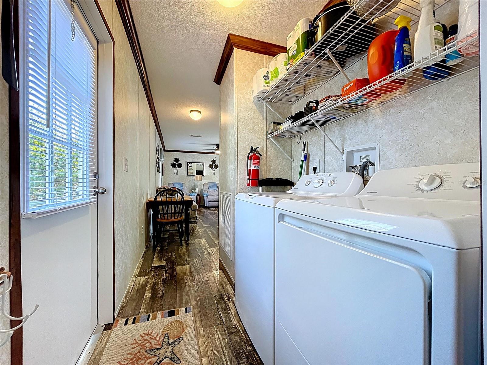 Image 18 of 52 For 9739 Kent Street