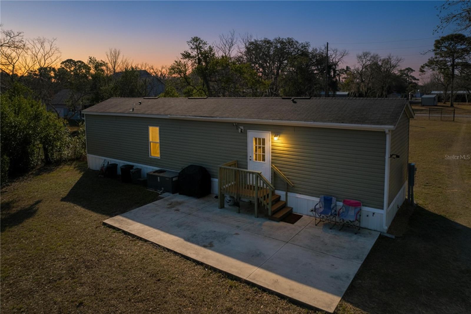 Image 24 of 52 For 9739 Kent Street