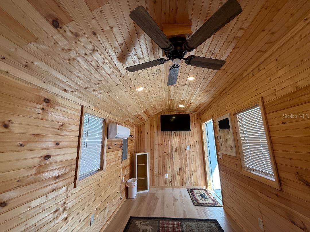 Image 17 of 20 For 9265 Grizzly Bear Lane