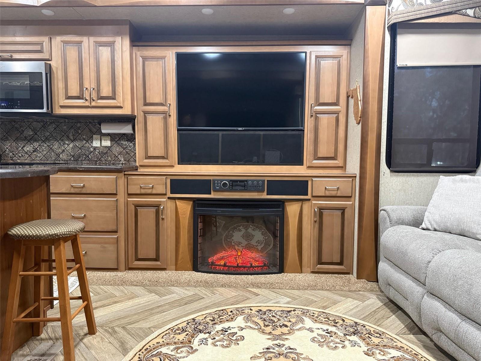 Image 3 of 20 For 9265 Grizzly Bear Lane