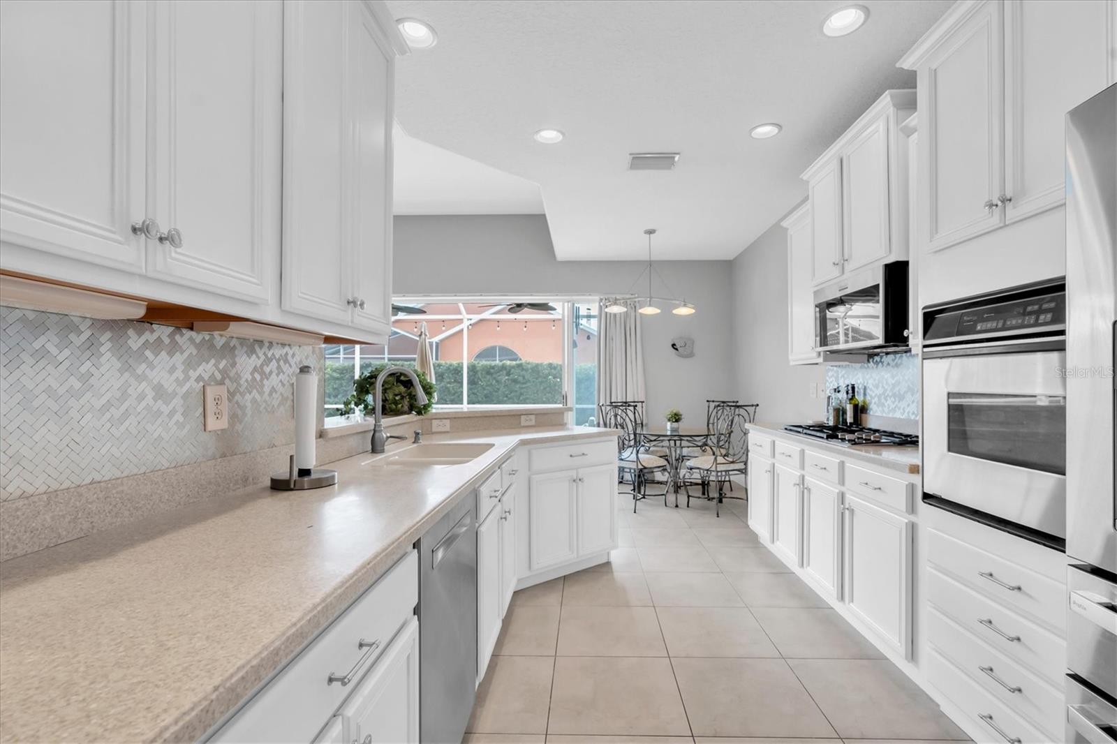 Image 12 of 56 For 27446 Kirkwood Circle