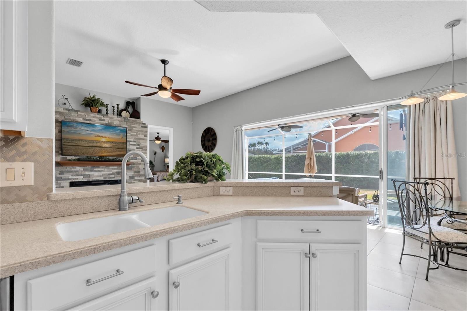 Image 13 of 56 For 27446 Kirkwood Circle