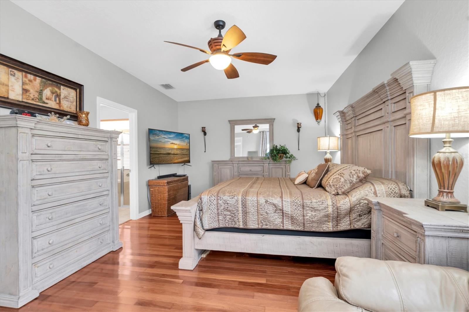 Image 22 of 56 For 27446 Kirkwood Circle