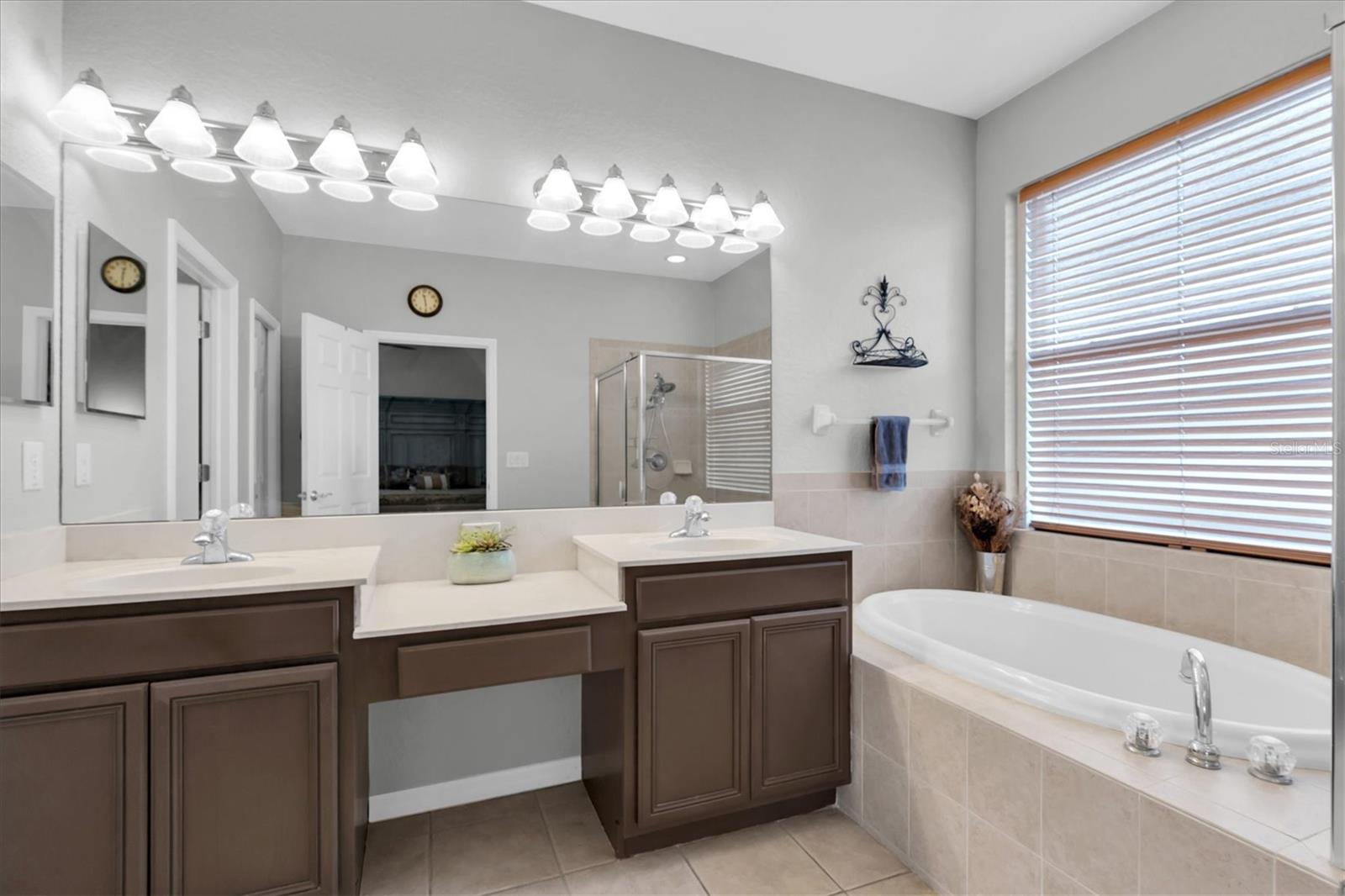 Image 23 of 56 For 27446 Kirkwood Circle