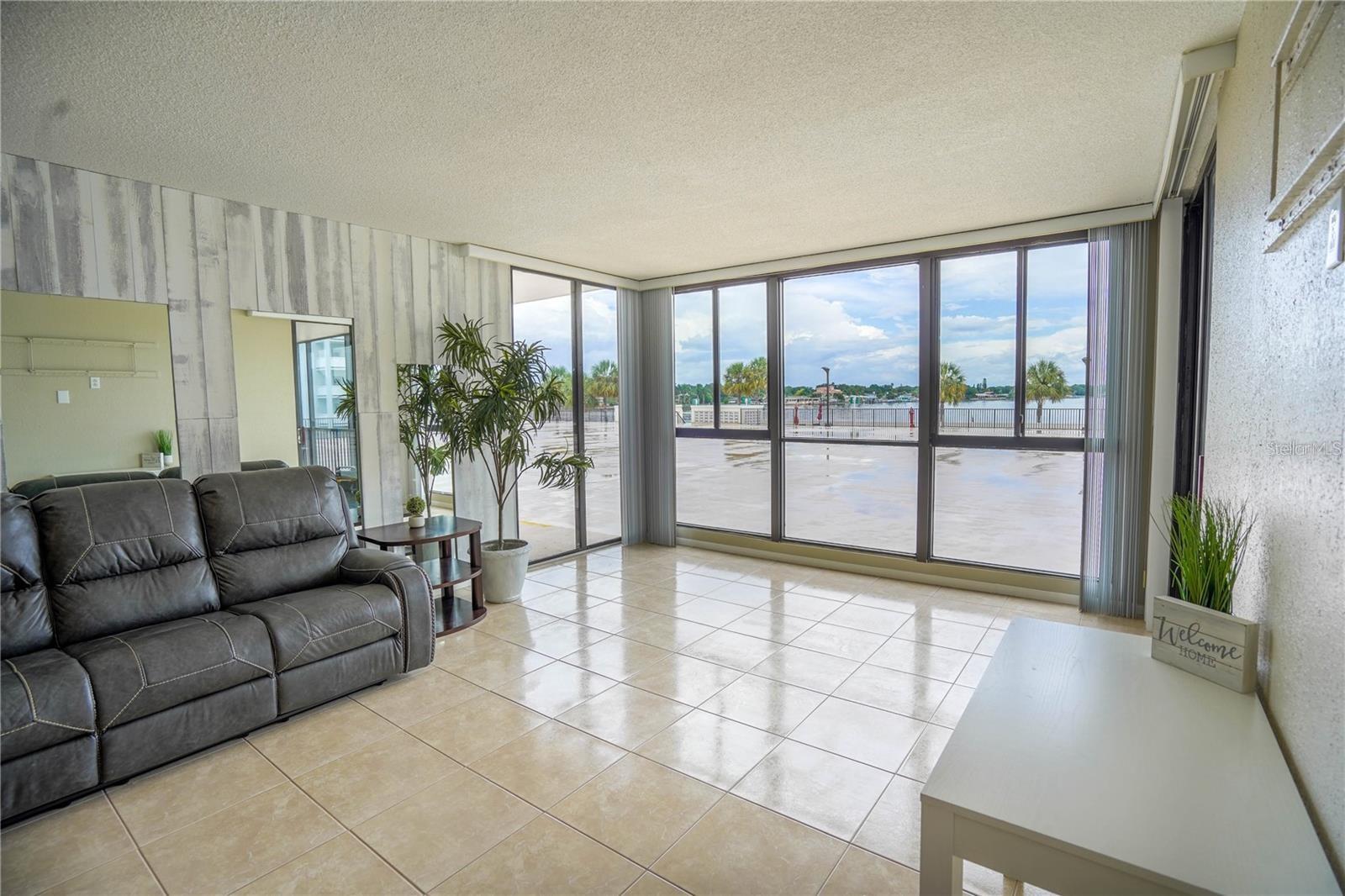 Image 19 of 60 For 7100 Sunshine Skyway Lane S 201