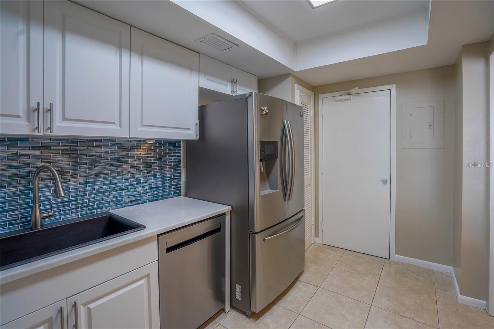 Image 30 of 60 For 7100 Sunshine Skyway Lane S 201