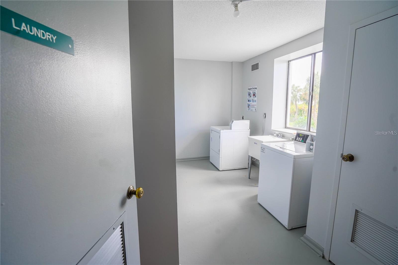 Image 45 of 60 For 7100 Sunshine Skyway Lane S 201