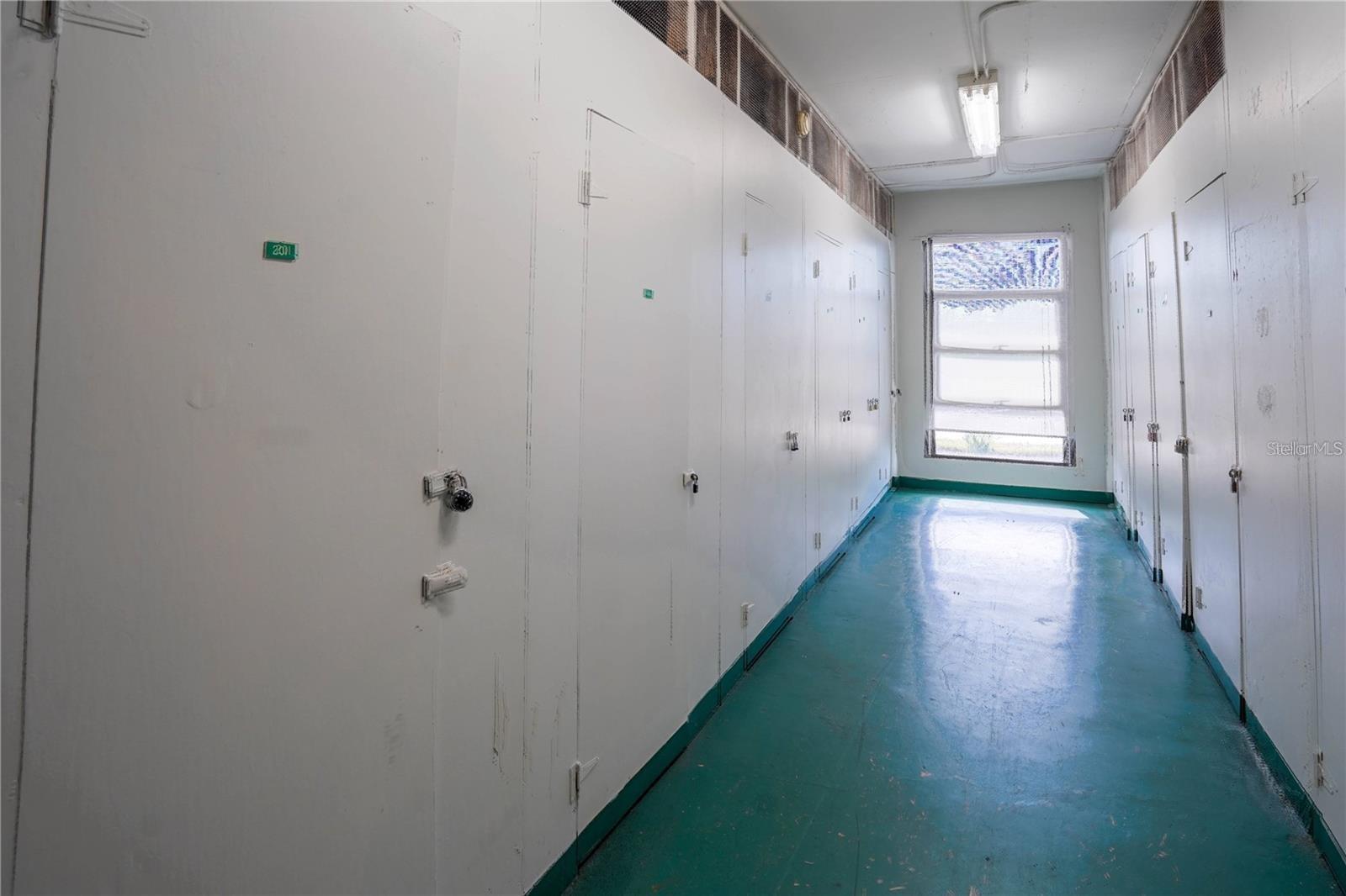 Image 52 of 60 For 7100 Sunshine Skyway Lane S 201