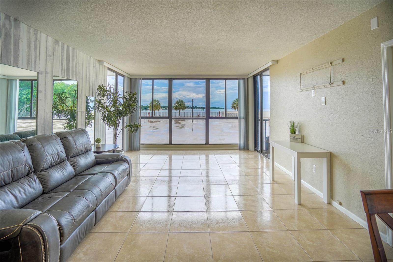 Image 9 of 60 For 7100 Sunshine Skyway Lane S 201