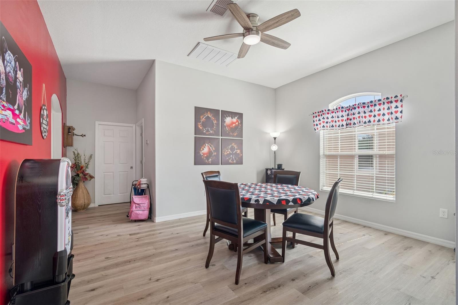 Image 17 of 60 For 18317 Treehaven Drive